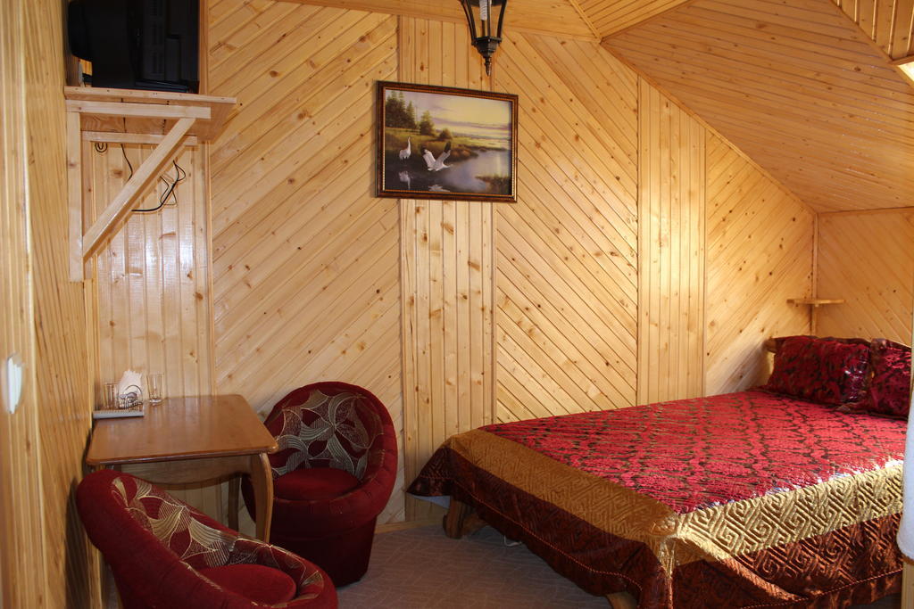 Pid Yavorom Hotel Drogomirchany Room photo