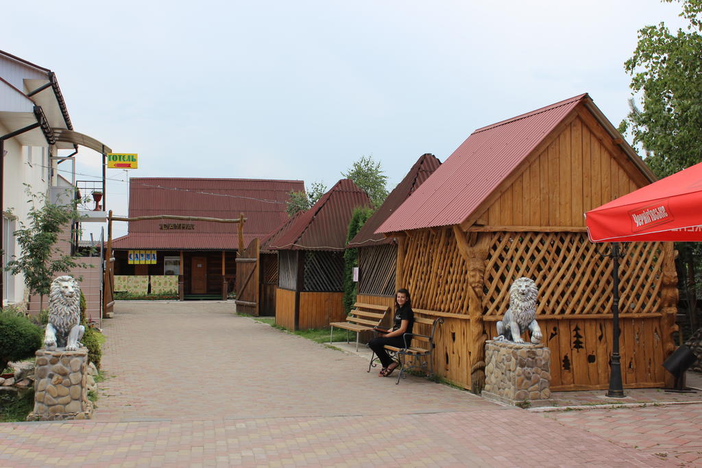 Pid Yavorom Hotel Drogomirchany Exterior photo